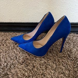beautiful blue shoes size 71/2💙